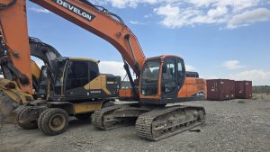 Гусеничный экскаватор Develon DX225LC (2025, 887 м/ч)