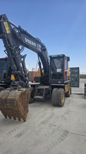 Колёсный экскаватор Volvo EW140E (2017, 11203 м/ч)
